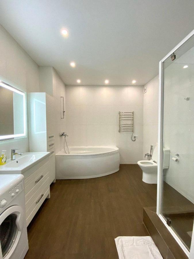 Gagarin Plaza Stylish Apartment オデッサ エクステリア 写真