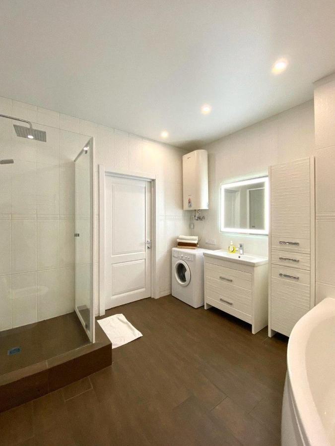 Gagarin Plaza Stylish Apartment オデッサ エクステリア 写真