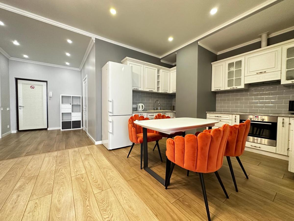 Gagarin Plaza Stylish Apartment オデッサ エクステリア 写真