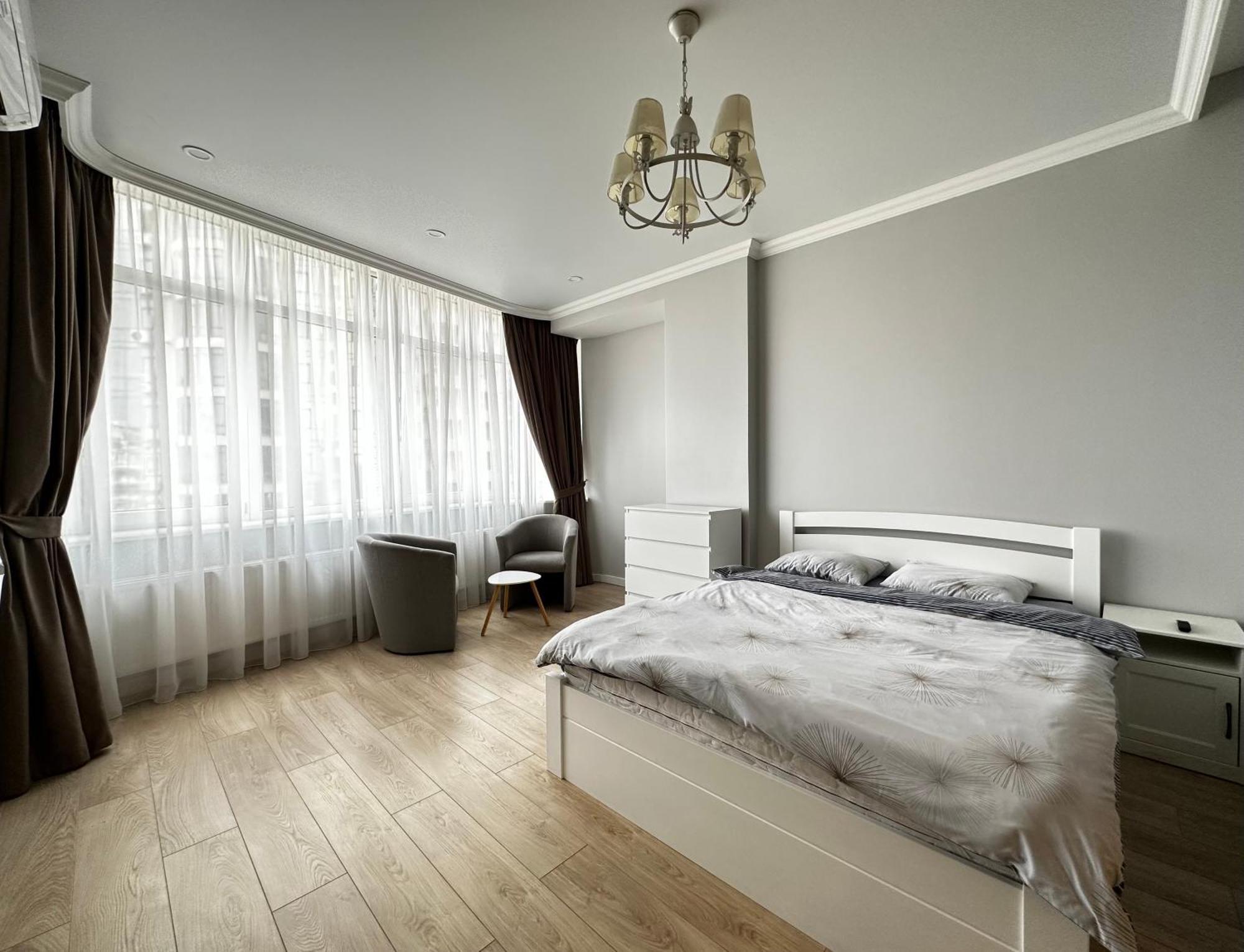 Gagarin Plaza Stylish Apartment オデッサ エクステリア 写真